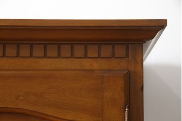 中古　美品　横浜ダニエル(daniel)　アーリーアメリカンシリーズ　気品ある佇まいが魅力的なワードローブ(洋服タンス、衣装箪笥、収納棚、戸棚、キャビネット)(定価約100万円)(R-076837)