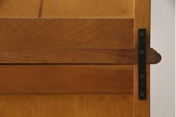 中古　美品　横浜ダニエル(daniel)　アーリーアメリカンシリーズ　気品ある佇まいが魅力的なワードローブ(洋服タンス、衣装箪笥、収納棚、戸棚、キャビネット)(定価約100万円)(R-076837)