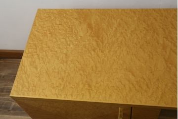 中古　美品　IDC大塚家具取り扱い　バーズアイメープル　SPLENDOR(スプレンダー)　特徴的な杢目と洗練されたデザインが美しいテレビ台(テレビボード、リビングボード、収納棚、戸棚)(R-076839)