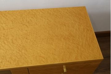 中古　美品　IDC大塚家具取り扱い　バーズアイメープル　SPLENDOR(スプレンダー)　特徴的な杢目と洗練されたデザインが美しいテレビ台(テレビボード、リビングボード、収納棚、戸棚)(R-076839)