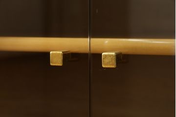 中古　美品　IDC大塚家具取り扱い　バーズアイメープル　SPLENDOR(スプレンダー)　特徴的な杢目と洗練されたデザインが美しいテレビ台(テレビボード、リビングボード、収納棚、戸棚)(R-076839)