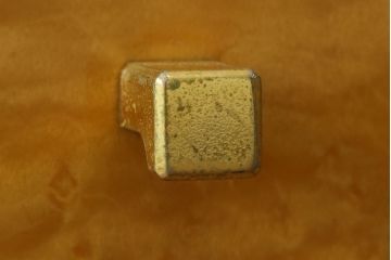 中古　美品　IDC大塚家具取り扱い　バーズアイメープル　SPLENDOR(スプレンダー)　特徴的な杢目と洗練されたデザインが美しいテレビ台(テレビボード、リビングボード、収納棚、戸棚)(R-076839)