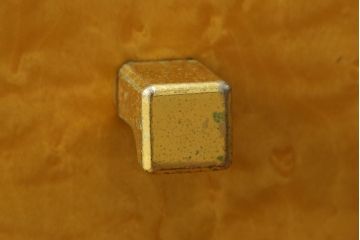 中古　美品　IDC大塚家具取り扱い　バーズアイメープル　SPLENDOR(スプレンダー)　特徴的な杢目と洗練されたデザインが美しいテレビ台(テレビボード、リビングボード、収納棚、戸棚)(R-076839)