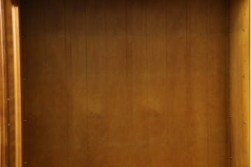 中古　美品　横浜クラシック家具　ダニエル(daniel)　アーリーアメリカンシリーズ　A-204　クラシカルな雰囲気のお部屋づくりにおすすめなチャイナキャビネット　(R-076840)