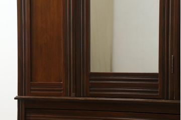 イギリスアンティーク　マホガニー材　味わい深い色合いとクラシカルなデザインが魅力的な薄型ワードローブ(収納棚、戸棚、洋服タンス、キャビネット、英国)(R-076842)