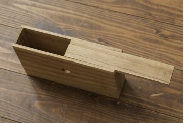 和製アンティーク　美品!!　激レア　特注品　立派な上手金具が存在感を放つ庄内箪笥(重ね箪笥、時代箪笥、和たんす、整理たんす、収納タンス、衣装タンス、引き出し)(R-076843)