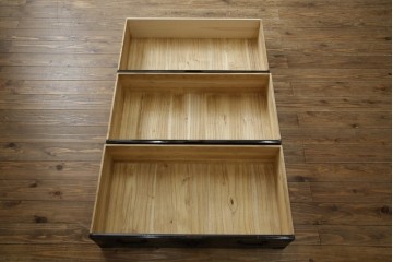 和製アンティーク　美品!!　激レア　特注品　立派な上手金具が存在感を放つ庄内箪笥　(R-076843)