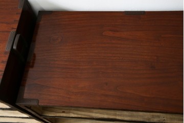 和製アンティーク　美品!!　激レア　特注品　立派な上手金具が存在感を放つ庄内箪笥　(R-076843)