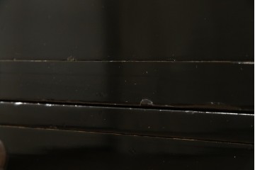 和製アンティーク　美品!!　激レア　特注品　立派な上手金具が存在感を放つ庄内箪笥　(R-076843)