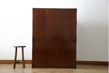 和製アンティーク　美品!!　激レア　特注品　立派な上手金具が存在感を放つ庄内箪笥　(R-076843)