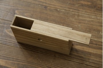 和製アンティーク　美品!!　激レア　特注品　立派な上手金具が存在感を放つ庄内箪笥　(R-076843)