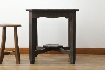 和製ビンテージ　軽井沢彫り　葡萄の彫刻が可愛らしいコーヒーテーブル(カフェテーブル、サイドテーブル、エンドテーブル、ナイトテーブル、飾り台、花台、ヴィンテージ)(R-076849)
