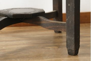 和製ビンテージ　軽井沢彫り　葡萄の彫刻が可愛らしいコーヒーテーブル(カフェテーブル、サイドテーブル、エンドテーブル、ナイトテーブル、飾り台、花台、ヴィンテージ)(R-076849)