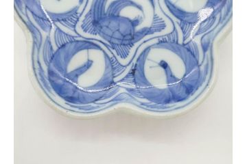 江戸期　古伊万里　染付　鶴亀図　輪花皿　約11cm　3.6寸　縁起の良い図柄が描かれた変形皿4枚セット(小皿、豆皿、和皿、和食器、三寸六分)(R-076851)