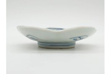 江戸期　古伊万里　染付　鶴亀図　輪花皿　約11cm　3.6寸　縁起の良い図柄が描かれた変形皿4枚セット(小皿、豆皿、和皿、和食器、三寸六分)(R-076851)