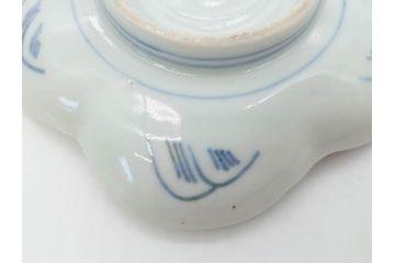 江戸期　古伊万里　染付　鶴亀図　輪花皿　約11cm　3.6寸　縁起の良い図柄が描かれた変形皿4枚セット(小皿、豆皿、和皿、和食器、三寸六分)(R-076851)