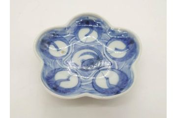 江戸期　古伊万里　染付　鶴亀図　輪花皿　約11cm　3.6寸　縁起の良い図柄が描かれた変形皿4枚セット(小皿、豆皿、和皿、和食器、三寸六分)(R-076851)