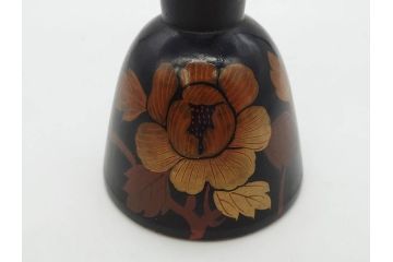 上品な蝶花図が美しい小鼓(蒔絵、つづみ、鼓胴、革一組2枚、調緒、横調べ、縦調べ、小締、和楽器、打楽器、雅楽、能楽)(R-076854)
