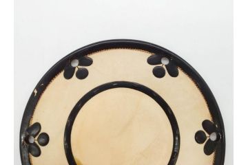 上品な蝶花図が美しい小鼓(蒔絵、つづみ、鼓胴、革一組2枚、調緒、横調べ、縦調べ、小締、和楽器、打楽器、雅楽、能楽)(R-076854)