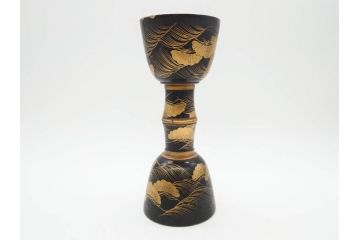 金の松の図が見事な小鼓(金蒔絵、つづみ、鼓胴、革一組2枚、調緒、横調べ、縦調べ、小締、和楽器、打楽器、雅楽、能楽)(R-076855)