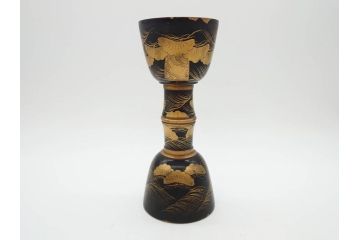 金の松の図が見事な小鼓(金蒔絵、つづみ、鼓胴、革一組2枚、調緒、横調べ、縦調べ、小締、和楽器、打楽器、雅楽、能楽)(R-076855)
