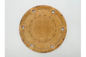 金の松の図が見事な小鼓(金蒔絵、つづみ、鼓胴、革一組2枚、調緒、横調べ、縦調べ、小締、和楽器、打楽器、雅楽、能楽)(R-076855)