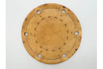 金の松の図が見事な小鼓(金蒔絵、つづみ、鼓胴、革一組2枚、調緒、横調べ、縦調べ、小締、和楽器、打楽器、雅楽、能楽)(R-076855)