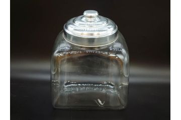 アンティーク雑貨　アルミ蓋　駄菓子屋さんにあるような昔懐かしいガラス瓶(菓子瓶、ガラスビン、硝子、キャニスター、フタ付き、小物入れ、ディスプレイ雑貨、古道具、店舗什器)(R-076857)