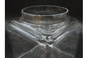 アンティーク雑貨　当時物　デッドストック　アルミ蓋　お洒落なディスプレイが叶うレトロなガラス瓶(角型、角瓶、キャニスター、ガラスビン、菓子瓶、硝子、フタ付き、小物入れ、ディスプレイ雑貨、古道具、店舗什器)(R-076858)