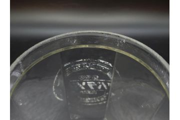 昭和レトロ　カマダの虫よけネオパラゾールの文字入り　レトロなディスプレイが叶う古い八角ガラス瓶(キャニスター、ガラスビン、硝子、フタ付き、小物入れ、ディスプレイ雑貨、古道具、店舗什器)(R-076860)