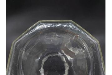 昭和レトロ　カマダの虫よけネオパラゾールの文字入り　レトロなディスプレイが叶う古い八角ガラス瓶(キャニスター、ガラスビン、硝子、フタ付き、小物入れ、ディスプレイ雑貨、古道具、店舗什器)(R-076860)