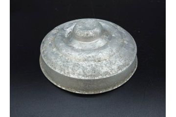 昭和レトロ　カマダの虫よけネオパラゾールの文字入り　レトロなディスプレイが叶う古い八角ガラス瓶(キャニスター、ガラスビン、硝子、フタ付き、小物入れ、ディスプレイ雑貨、古道具、店舗什器)(R-076860)