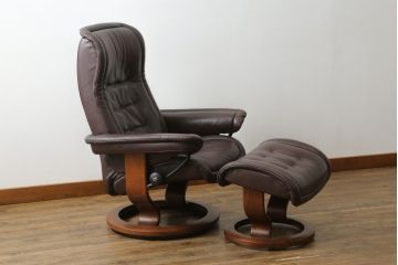 中古　EKORNES(エコーネス)　ロイヤルシリーズ　極上のくつろぎの時間を演出するストレスレスチェア+オットマンのセット(クラシックベース、アームチェア、リクライニングチェア、椅子、イス、1人掛けソファ、1Pソファ、フットスツール、北欧)(R-076877)