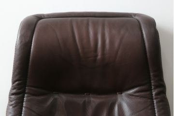 中古　EKORNES(エコーネス)　ロイヤルシリーズ　極上のくつろぎの時間を演出するストレスレスチェア+オットマンのセット(クラシックベース、アームチェア、リクライニングチェア、椅子、イス、1人掛けソファ、1Pソファ、フットスツール、北欧)(R-076877)