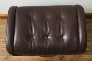 中古　EKORNES(エコーネス)　ロイヤルシリーズ　極上のくつろぎの時間を演出するストレスレスチェア+オットマンのセット(クラシックベース、アームチェア、リクライニングチェア、椅子、イス、1人掛けソファ、1Pソファ、フットスツール、北欧)(R-076877)
