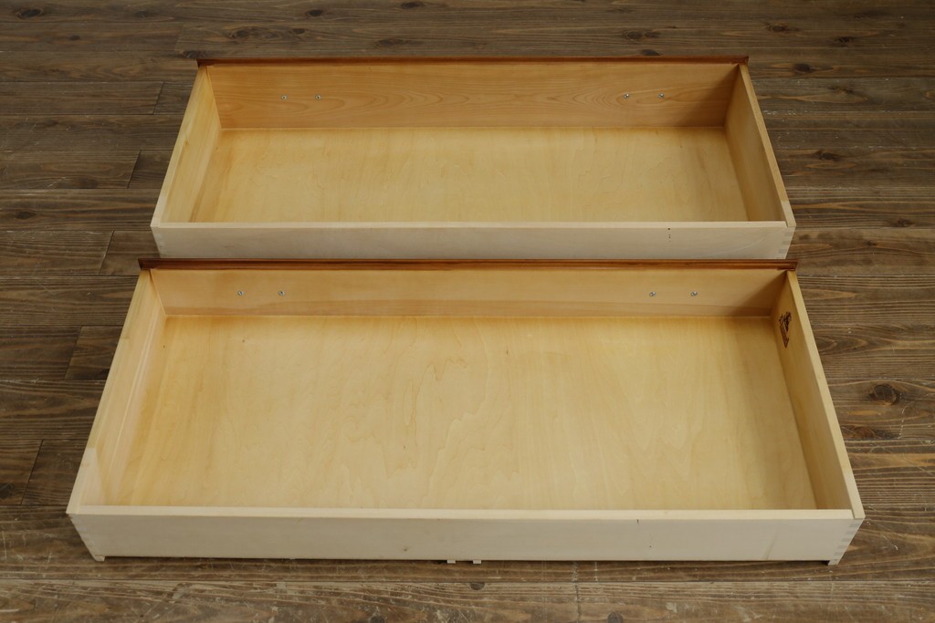 中古　横浜ダニエル(daniel)　アーリーアメリカンシリーズ　気品漂うデザインが魅力のA-102型和タンス　定価約150万円　(R-076878)