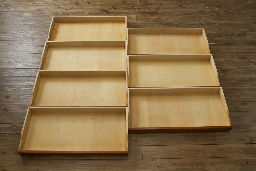 中古　横浜ダニエル(daniel)　アーリーアメリカンシリーズ　気品漂うデザインが魅力のA-102型和タンス　定価約150万円　(R-076878)