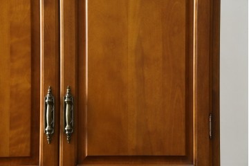 中古　横浜ダニエル(daniel)　アーリーアメリカンシリーズ　気品漂うデザインが魅力のA-102型和タンス　定価約150万円　(R-076878)