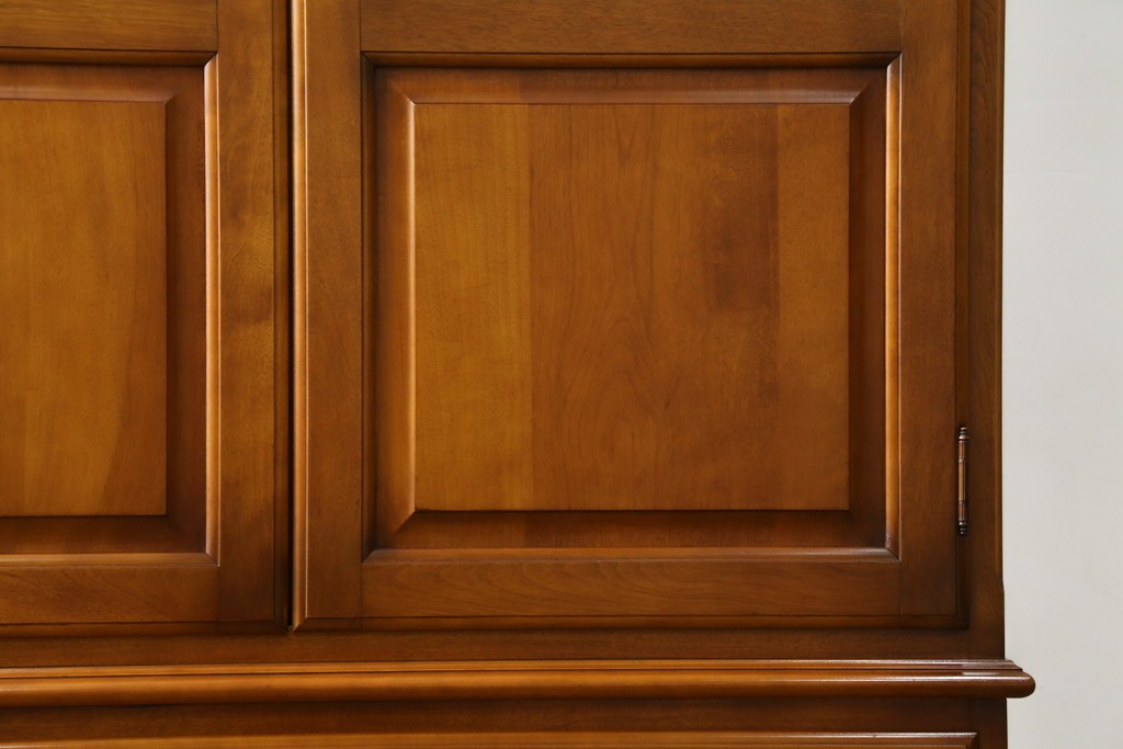 中古　横浜ダニエル(daniel)　アーリーアメリカンシリーズ　気品漂うデザインが魅力のA-102型和タンス　定価約150万円　(R-076878)