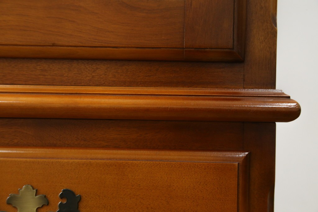 中古　横浜ダニエル(daniel)　アーリーアメリカンシリーズ　気品漂うデザインが魅力のA-102型和タンス　定価約150万円　(R-076878)