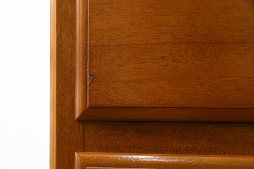 中古　横浜ダニエル(daniel)　アーリーアメリカンシリーズ　気品漂うデザインが魅力のA-102型和タンス　定価約150万円　(R-076878)