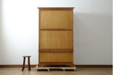 中古　横浜ダニエル(daniel)　アーリーアメリカンシリーズ　気品漂うデザインが魅力のA-102型和タンス　定価約150万円　(R-076878)