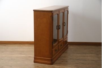 中古　美品　横浜クラシック家具　ダニエル(Daniel)　Etranger(エトランジェ)　E-208　品のある佇まいが魅力的なサイドボード(リビングボード、収納棚、戸棚、飾り棚)(R-076879)