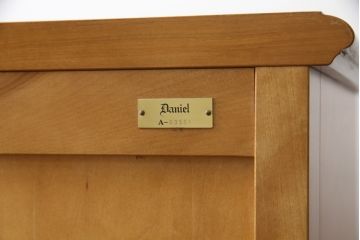 中古　美品　横浜クラシック家具　ダニエル(Daniel)　Etranger(エトランジェ)　E-208　品のある佇まいが魅力的なサイドボード(リビングボード、収納棚、戸棚、飾り棚)(R-076879)