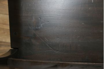 和製ビンテージ　軽井沢彫り　和モダンな佇まいが魅力的な低座アームチェア2脚セット(板座チェア、ダイニングチェア、低座椅子、低座イス、ヴィンテージ)(R-076881)