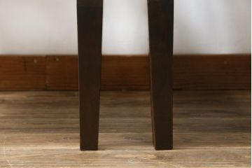 和製ビンテージ　軽井沢彫り　和モダンな佇まいが魅力的な低座アームチェア2脚セット(板座チェア、ダイニングチェア、低座椅子、低座イス、ヴィンテージ)(R-076881)