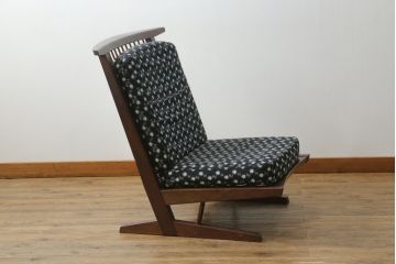 和製ヴィンテージ　小田急ハルク購入　ジョージナカシマ　CN109　CONOID CUSHION　レトロな柄のファブリックが和の雰囲気を高めるコノイドクッションチェア(ジョージ・ナカシマ、リラックスチェア、一人掛けソファ、1Pソファ、椅子、イス、ビンテージ)(R-076883)