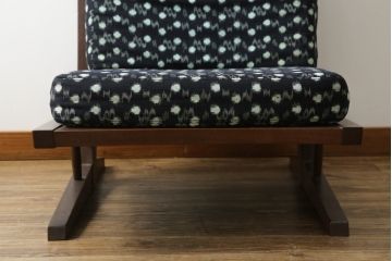 和製ヴィンテージ　小田急ハルク購入　ジョージナカシマ　CN109　CONOID CUSHION　レトロな柄のファブリックが和の雰囲気を高めるコノイドクッションチェア(ジョージ・ナカシマ、リラックスチェア、一人掛けソファ、1Pソファ、椅子、イス、ビンテージ)(R-076883)