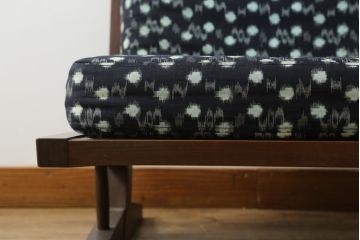 和製ヴィンテージ　小田急ハルク購入　ジョージナカシマ　CN109　CONOID CUSHION　レトロな柄のファブリックが和の雰囲気を高めるコノイドクッションチェア(ジョージ・ナカシマ、リラックスチェア、一人掛けソファ、1Pソファ、椅子、イス、ビンテージ)(R-076883)