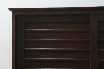 中古　九州民芸家具　和モダンな空間づくりにおすすめ! 舞良戸付きの大振りな下駄箱(シューズボックス、収納棚、戸棚)(R-076886)